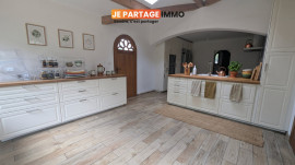 
                                                                                        Vente
                                                                                         Maison 10 pièces 240m2 avec jardin 2500m2 piscinable