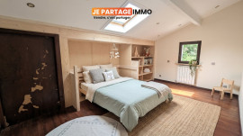 
                                                                                        Vente
                                                                                         Maison 10 pièces 240m2 avec jardin 2500m2 piscinable