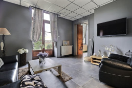 
                                                                                        Vente
                                                                                         Maison 10 pièces
