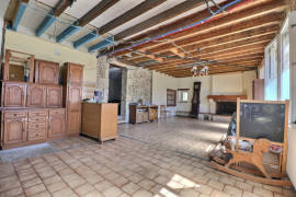 
                                                                                        Vente
                                                                                         Maison 10 pièces