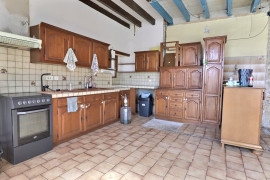 
                                                                                        Vente
                                                                                         Maison 10 pièces