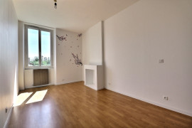 
                                                                                        Vente
                                                                                         Maison 10 pièces