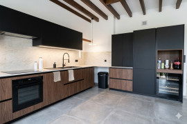 
                                                                                        Vente
                                                                                         Maison 10 pièces