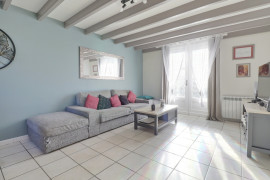 
                                                                                        Vente
                                                                                         Maison 10 pièces