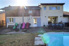 
                                                                                        Vente
                                                                                         Maison 10 pièces