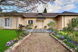 
                                                                                        Vente
                                                                                         Maison 10 pièces