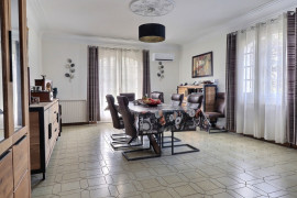 
                                                                                        Vente
                                                                                         Maison 10 pièces