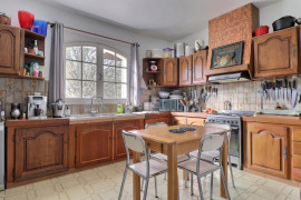 
                                                                                        Vente
                                                                                         Maison 10 pièces