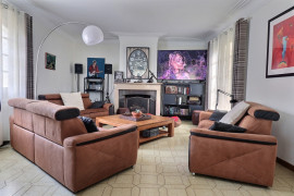 
                                                                                        Vente
                                                                                         Maison 10 pièces