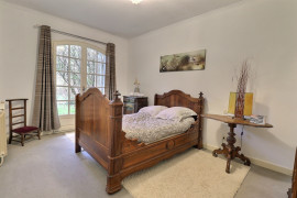 
                                                                                        Vente
                                                                                         Maison 10 pièces