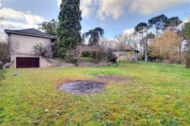 
                                                                                        Vente
                                                                                         Maison 10 pièces