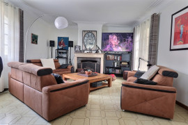 
                                                                                        Vente
                                                                                         Maison 10 pièces