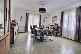 
                                                                                        Vente
                                                                                         Maison 10 pièces