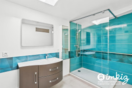 
                                                                                        Vente
                                                                                         Maison 10 pièces de 285m² avec piscine