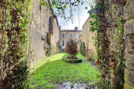 
                                                                                        Vente
                                                                                         Maison 12 pièces