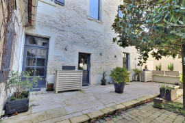 
                                                                                        Vente
                                                                                         Maison 12 pièces