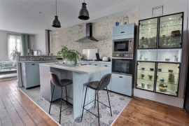 
                                                                                        Vente
                                                                                         Maison 12 pièces