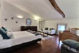 
                                                                                        Vente
                                                                                         Maison 12 pièces