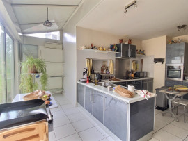 
                                                                                        Vente
                                                                                         Maison 14 pièces