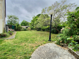 
                                                                                        Vente
                                                                                         Maison 14 pièces