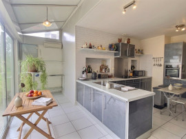 
                                                                                        Vente
                                                                                         Maison 14 pièces