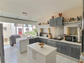 
                                                                                        Vente
                                                                                         Maison 14 pièces