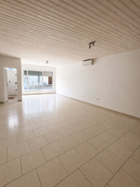 
                                                                                        Vente
                                                                                         Maison 150m² + Garage 200m² sur 4000m²