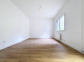 
                                                                                        Location
                                                                                         maison 153m² refaite à neuf