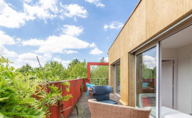 Vente
Maison 2 accès dont 1 pro, dans beau jardin