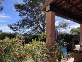 
                                                                                        Vente
                                                                                         maison 2 chambres + 2 pkg et piscine commune