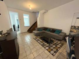 
                                                                                        Vente
                                                                                         Maison 2 chambres, bureau et cour