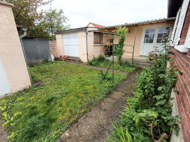
                                                                                        Vente
                                                                                         Maison 2 chambres, garage et jardin