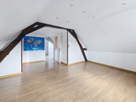 
                                                                                        Vente
                                                                                         Maison  2 chambres- jardin- double garage + un T2 loué en RDC : un achat malin en plein centre de CHÂTEAU-RENAULT