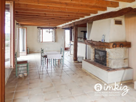 
                                                                                        Vente
                                                                                         Maison 2 niveaux, grand terrain  aménageable