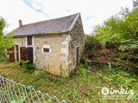 Vente
Maison 2 pièces avec jardin, garage, cave voutée.