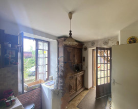 Vente
Maison 2 pièces avec jardin, garage, cave voutée.