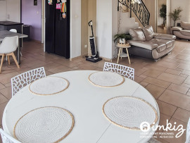 
                                                                                        Vente
                                                                                         Maison 2011 6 pièces 145m2 - Quartier Saint Pierre