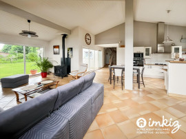 
                                                                                        Vente
                                                                                         Maison 210m2 - 8 pièces - Vue imprenable