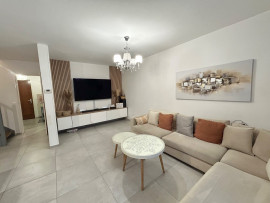 
                                                                                        Vente
                                                                                         Maison 3 chambres avec véranda et garage