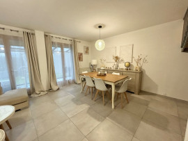 
                                                                                        Vente
                                                                                         Maison 3 chambres avec véranda et garage