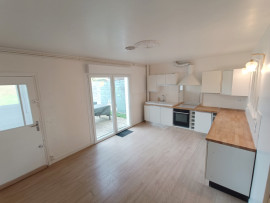 
                                                                                        Location
                                                                                         Maison 3 chambres, garage et jardin