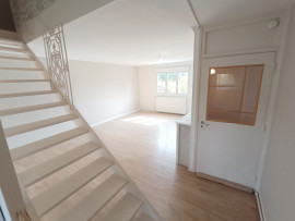 
                                                                                        Location
                                                                                         Maison 3 chambres, garage et jardin