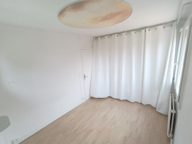 
                                                                                        Location
                                                                                         Maison 3 chambres, garage et jardin