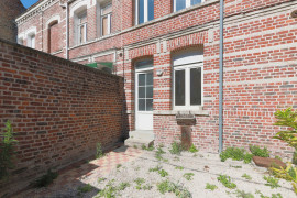 
                                                                                        Location
                                                                                         Maison 3 meublée pièces avec cour - Douai