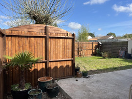 
                                                                                        Vente
                                                                                         Maison 3 pièces  64 m2  - parking et jardin