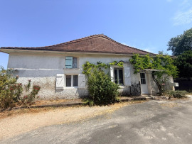 
                                                                                        Vente
                                                                                         Maison 3 pieces Bourg du Bost