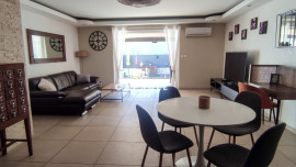 
                                                                                        Vente
                                                                                         Maison - 4 ch - piscine - calme - St Saturnin