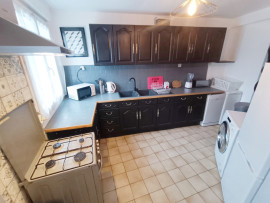 
                                                                                        Vente
                                                                                         Maison 4 chambres avec petite cour