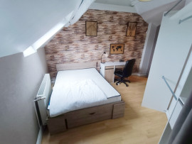 
                                                                                        Vente
                                                                                         Maison 4 chambres avec petite cour