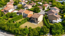 
                                                                                        Vente
                                                                                         Maison 4 chambres avec vue dégagée – 98 m² – Terrain 450 m² – Villefontaine